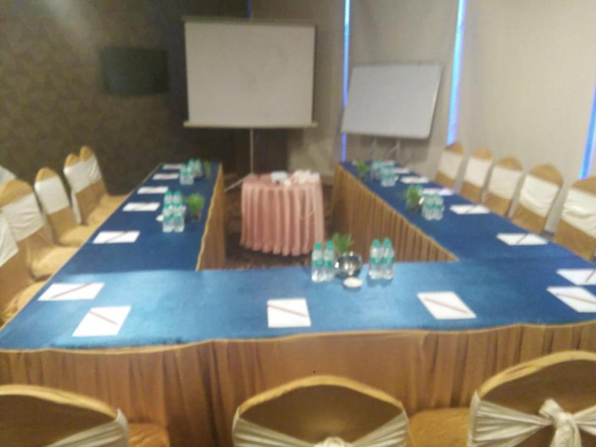 The Fern Residency Rajkot Hotel Luaran gambar