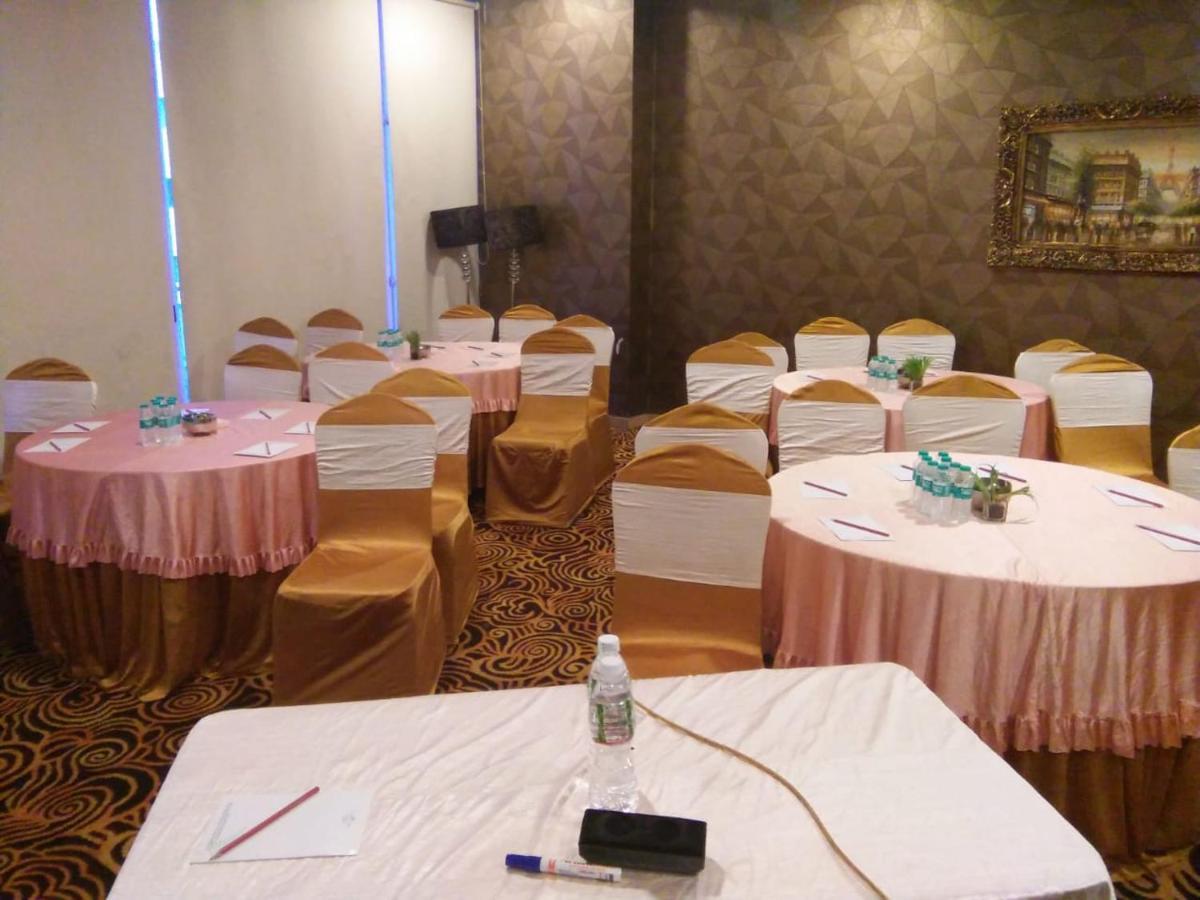 The Fern Residency Rajkot Hotel Luaran gambar