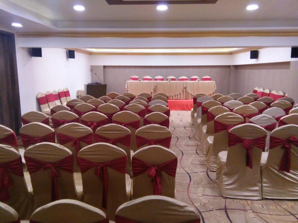 The Fern Residency Rajkot Hotel Luaran gambar