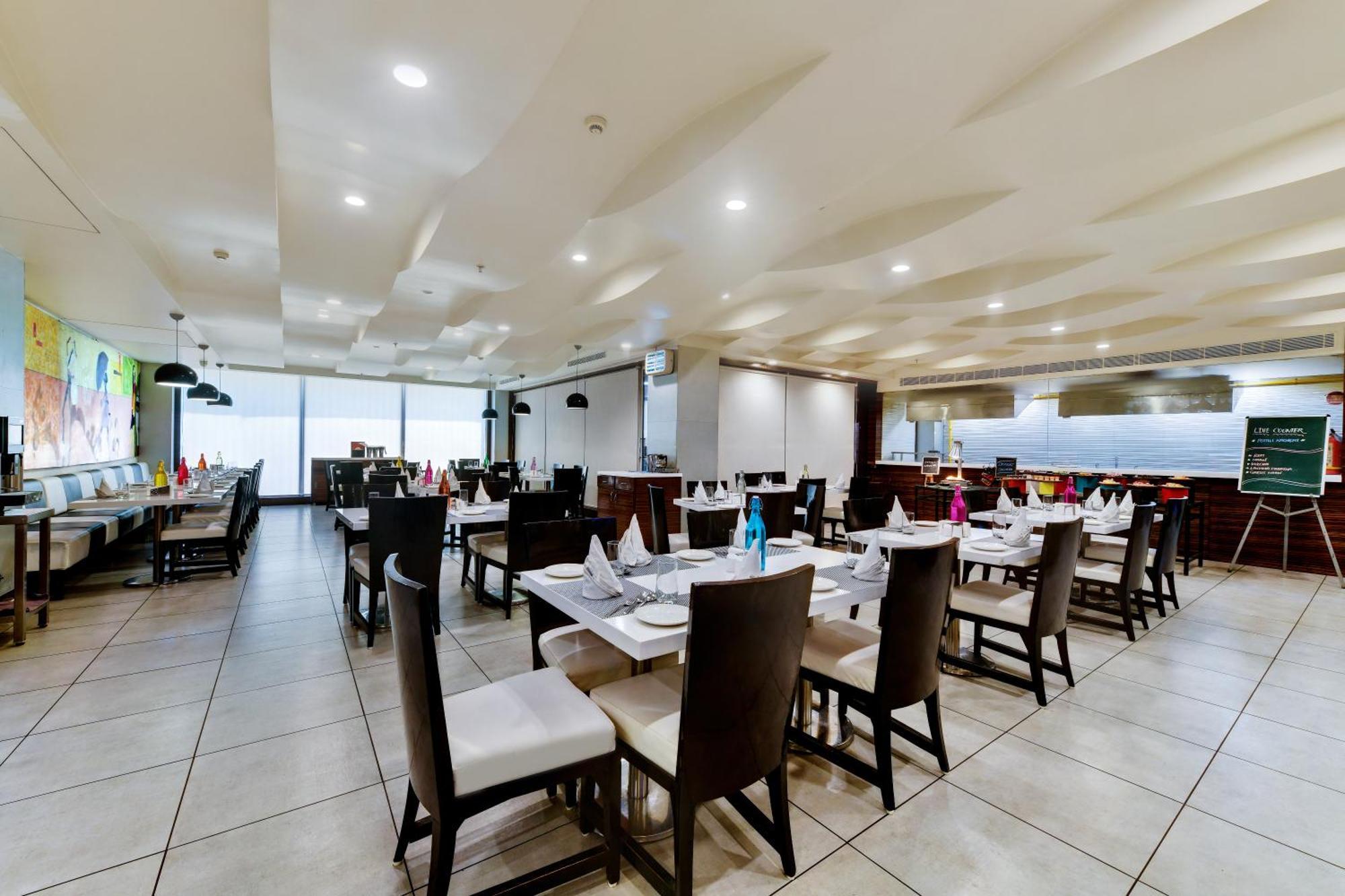 The Fern Residency Rajkot Hotel Luaran gambar